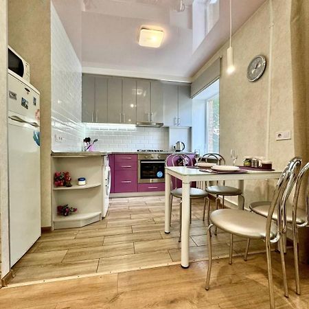 Apartpoltava Витончені Апартаменти Біля Лялькового Театру, Звітна Документація Для Відрядження, Банківський Чек מראה חיצוני תמונה