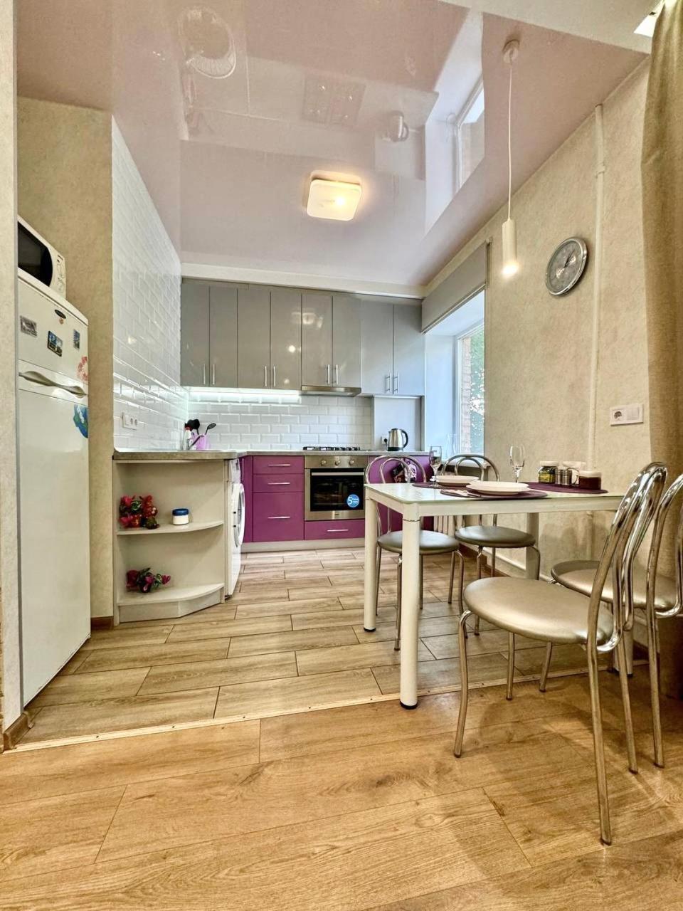Apartpoltava Витончені Апартаменти Біля Лялькового Театру, Звітна Документація Для Відрядження, Банківський Чек מראה חיצוני תמונה