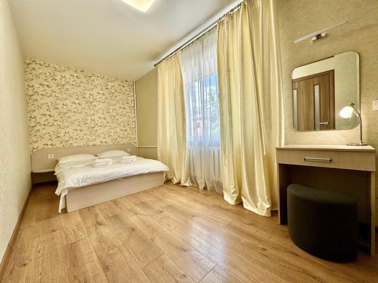 Apartpoltava Витончені Апартаменти Біля Лялькового Театру, Звітна Документація Для Відрядження, Банківський Чек מראה חיצוני תמונה